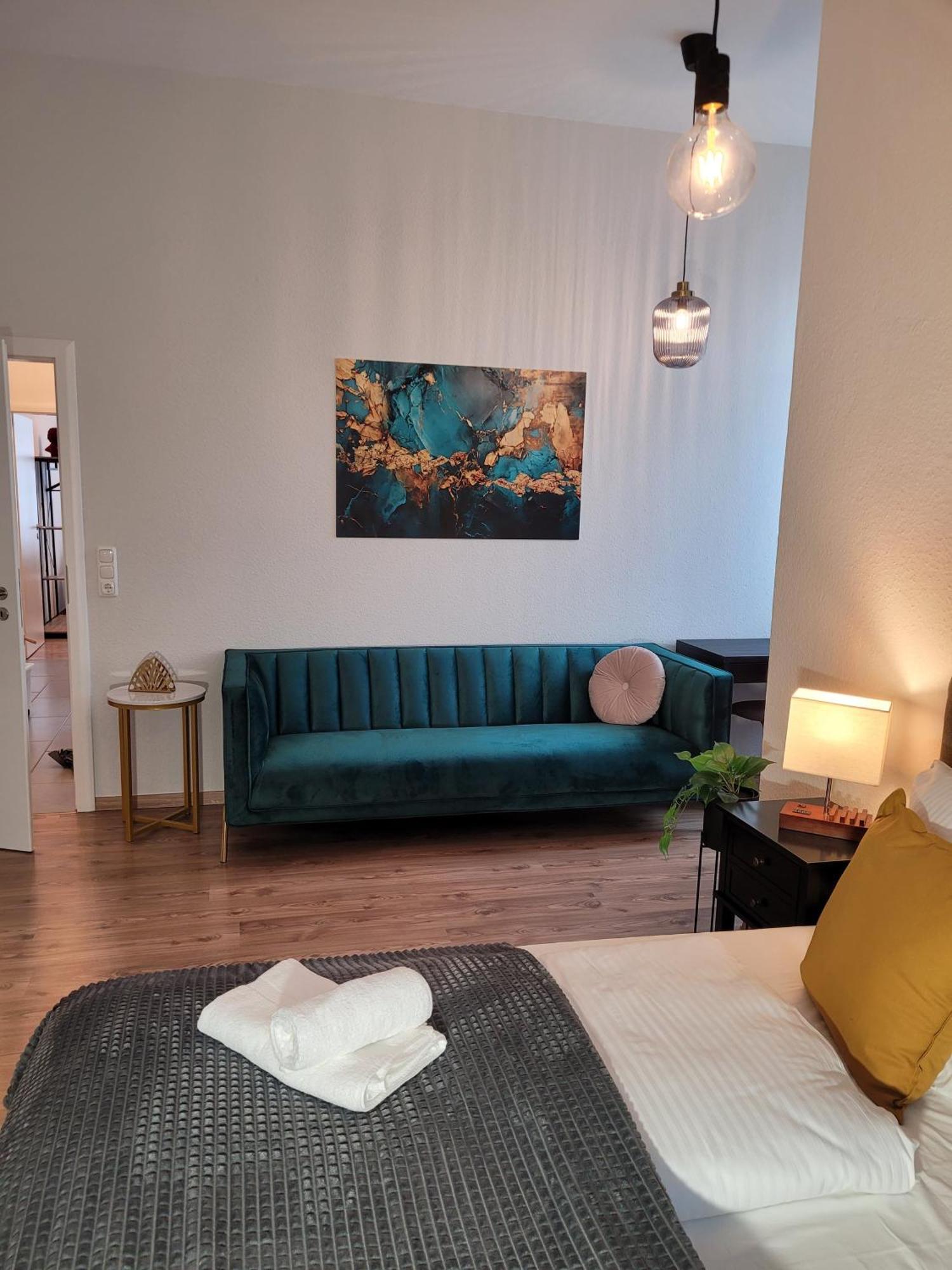 T21 - Apartment Direkt Im Zentrum Mit Parkplatz Хемниц Экстерьер фото